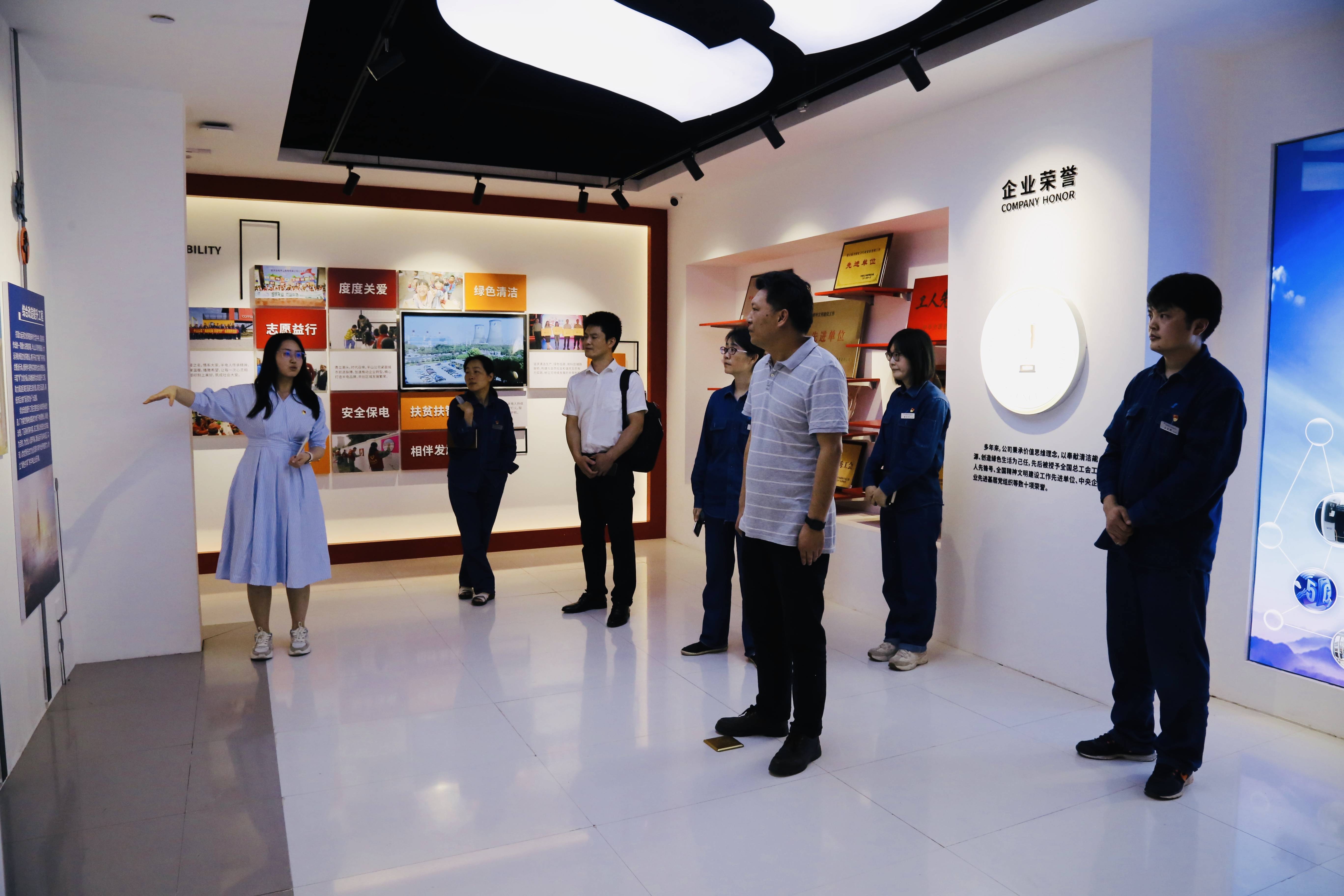 黨建引領(lǐng)促發(fā)展 結(jié)對(duì)交流共進(jìn)步